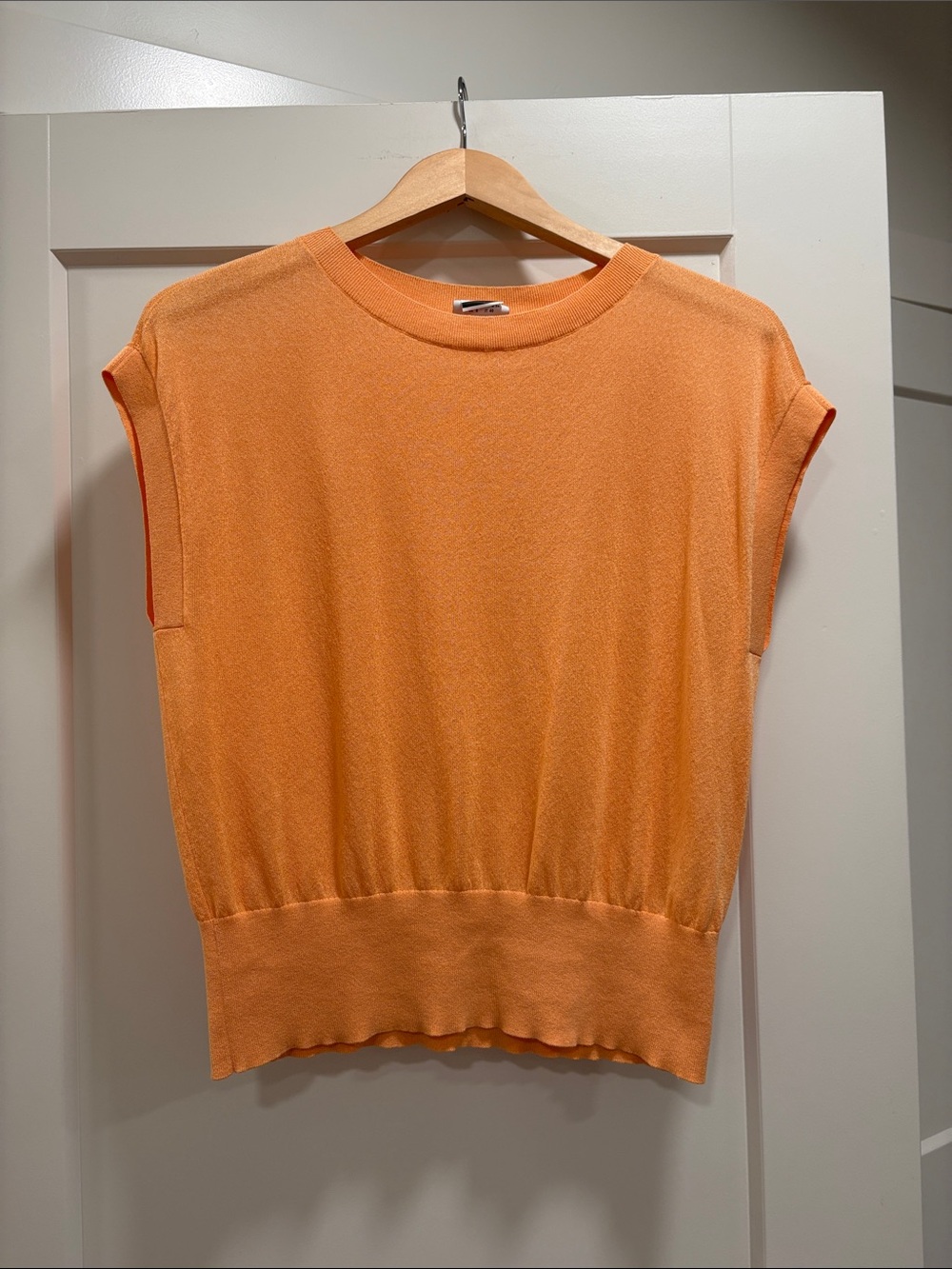 Akris Punto Peach/Orange Viscose Nylon Blend Top—Like New!! Gorgeous!! Size 4